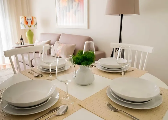 西蒙宾客公寓 4*