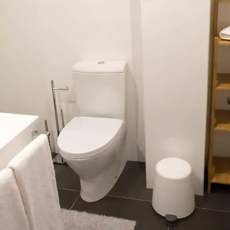 Casa de hóspedes Simon Guest 4*